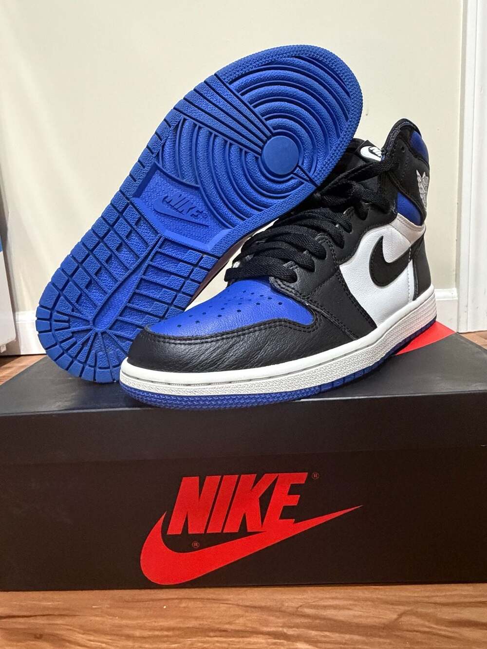 Nike Air Jordan 1 Retro High OG Royal Toe Size 9